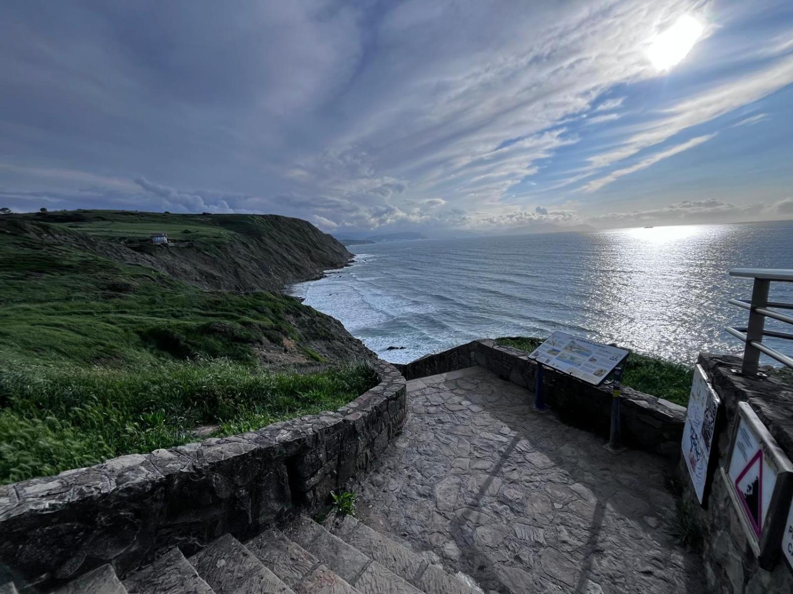 Tu Refugio Junto Al Mar Te Espera Disfruta Final Europa League Apartment Barrika Екстериор снимка